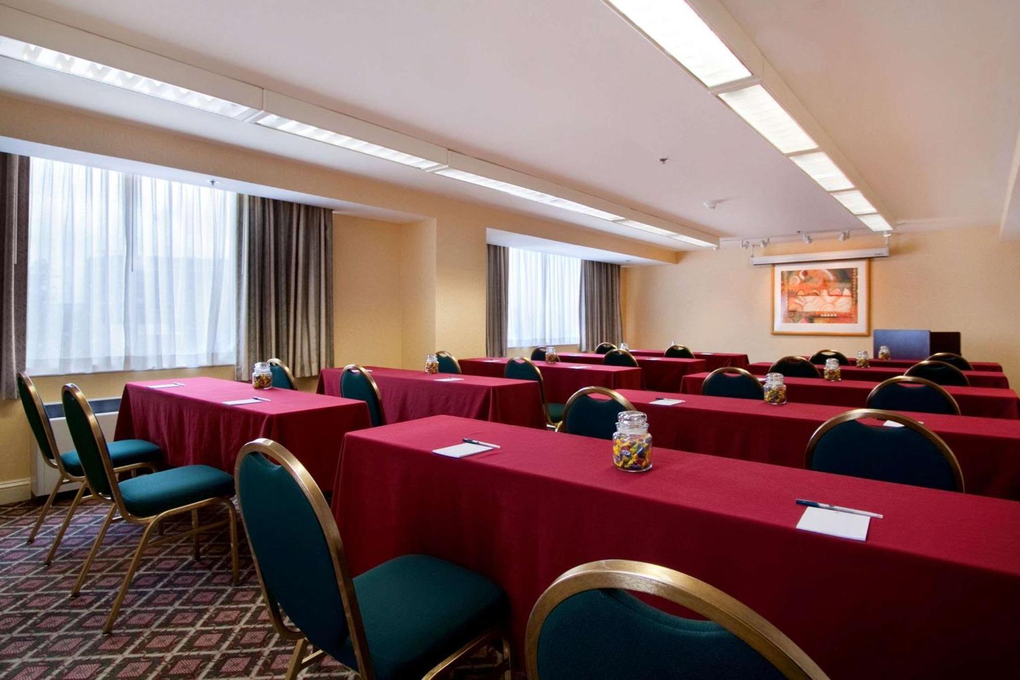 Homewood Suites By Hilton Falls Church Merrifield Eksteriør billede